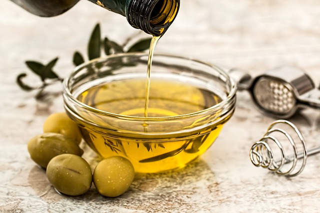 olivový olej a zálivka.jpg